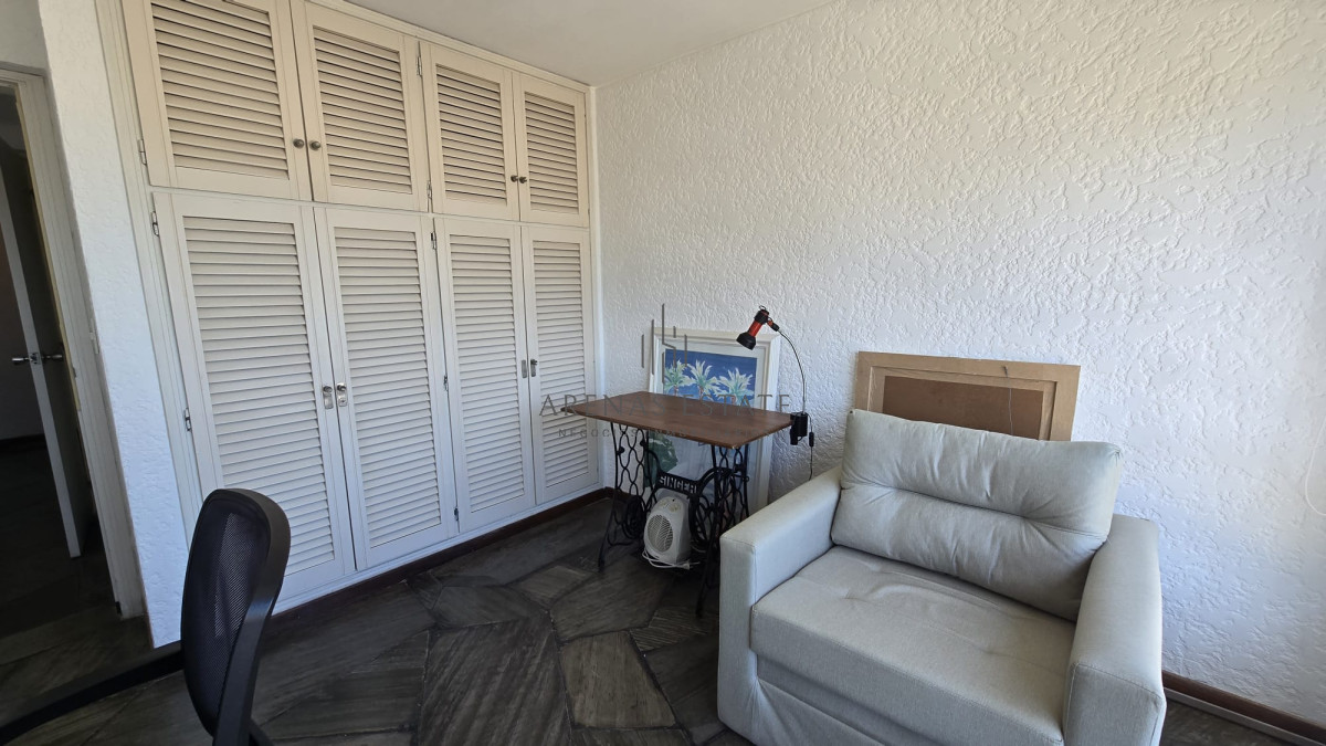 Apartamento ID.3807 - Apartamento en venta de 3 dormitorios en Punta del Este