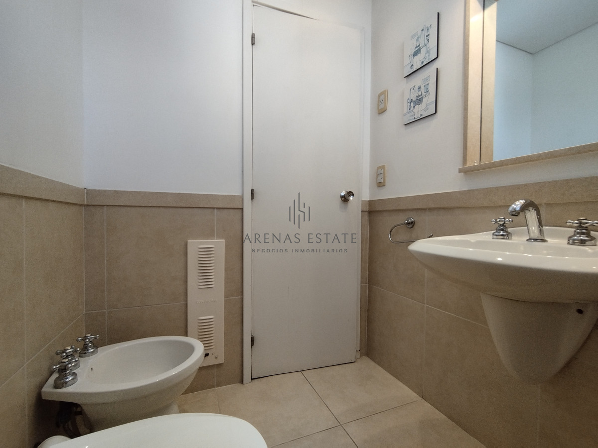 Apartamento ID.4390 - Apartamento de 3 dormitorios en venta y en alquiler en Punta del Este
