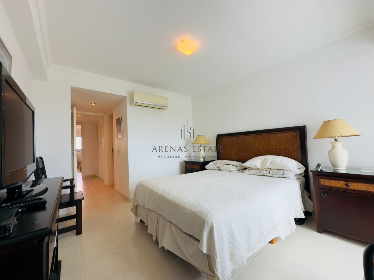 Apartamento ID.3403 - Apartamento de dos dormitorios en venta en Punta del Este