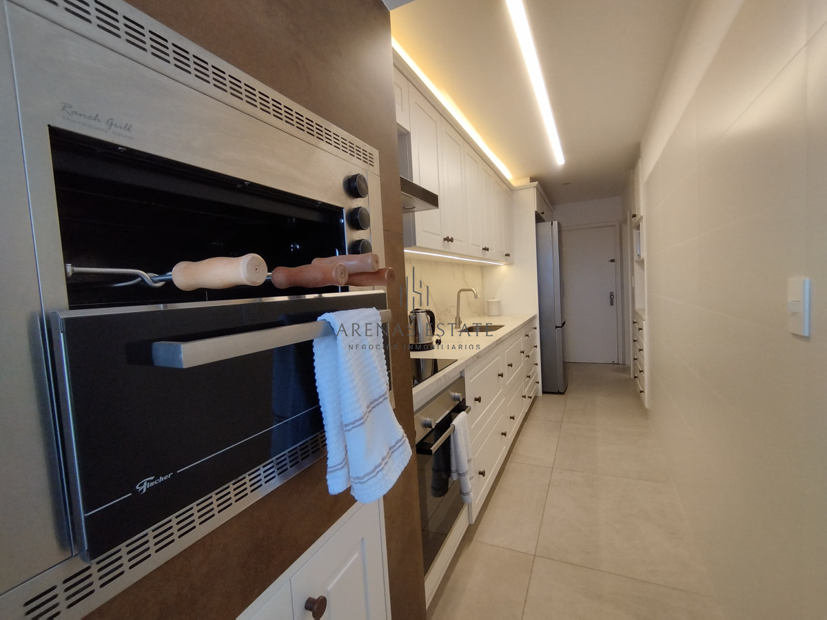 Apartamento ID.3406 - Apartamento de 3 dormitorios en primera linea en  venta en Punta del Este 