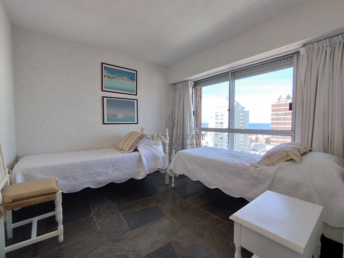 Apartamento ID.4390 - Apartamento de 3 dormitorios en venta y en alquiler en Punta del Este