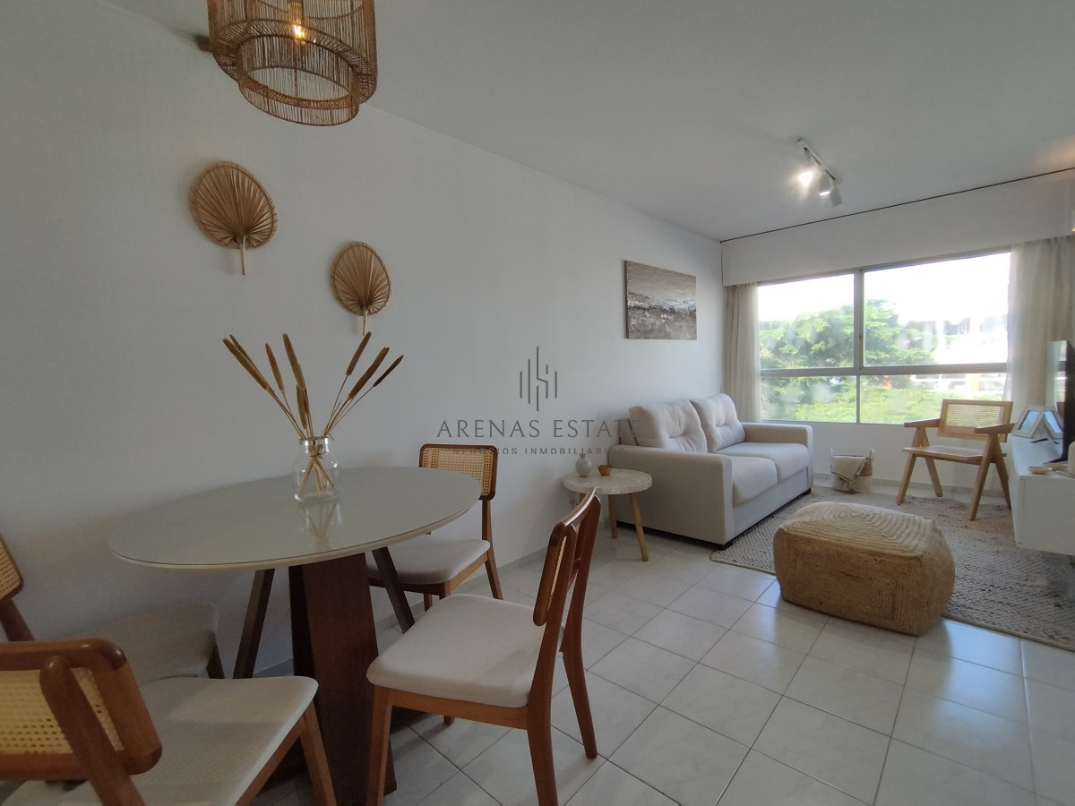 Apartamento ID.4226 - Apartamento en de dos dormitorios en venta en Punta del Este 