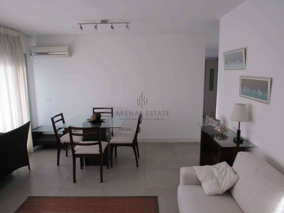 Apartamento ID.3193 - Venta apartamento de 2 dor con parrillero, balcón en Puta del Este