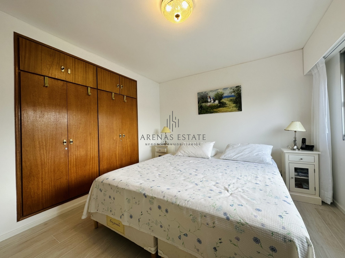 Apartamento ID.3928 - Venta y alquiler  de apartamento de 4 dormitorios en Punta de Este