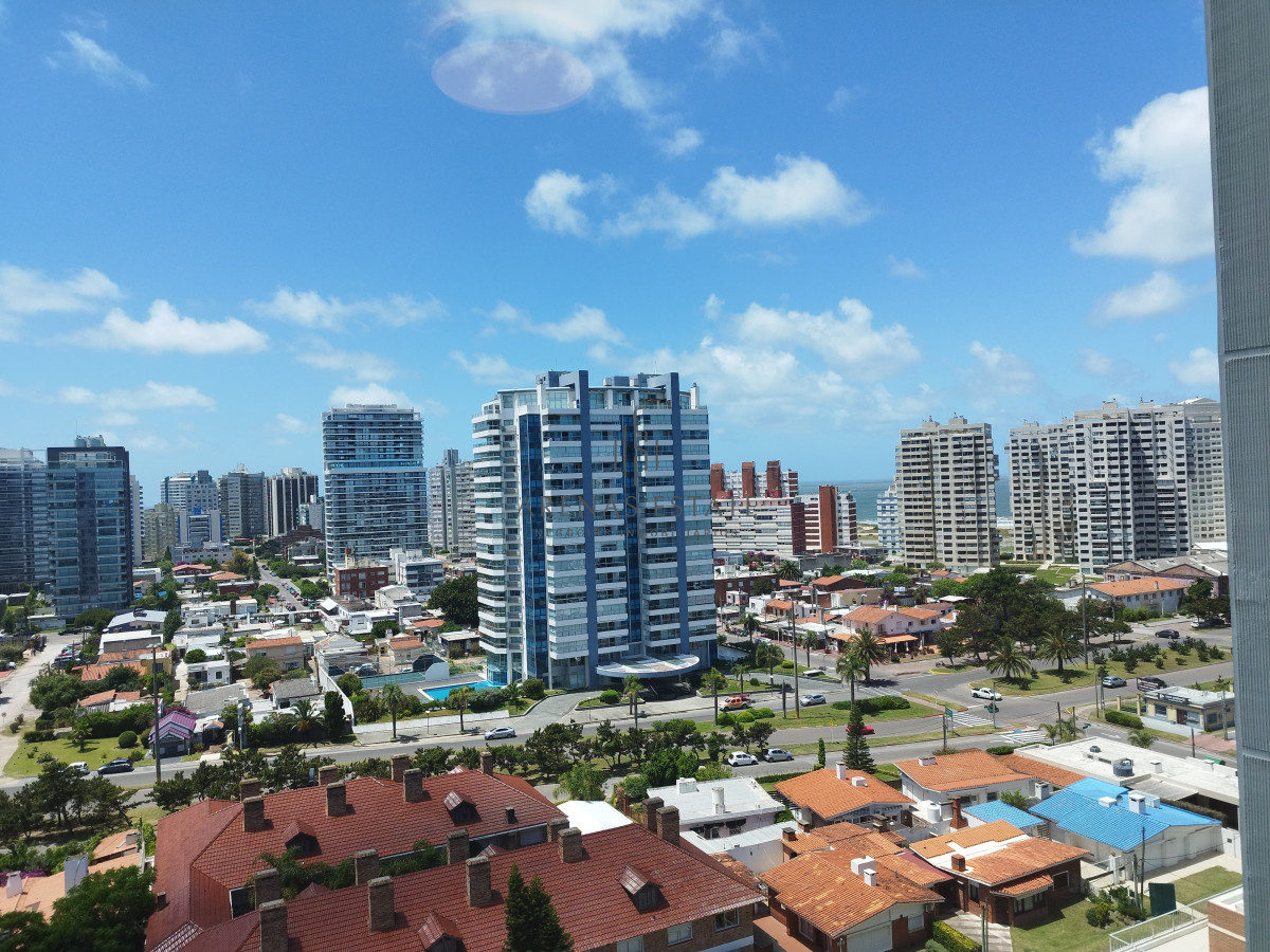 Apartamento ID.3406 - Apartamento de 3 dormitorios en primera linea en  venta en Punta del Este 
