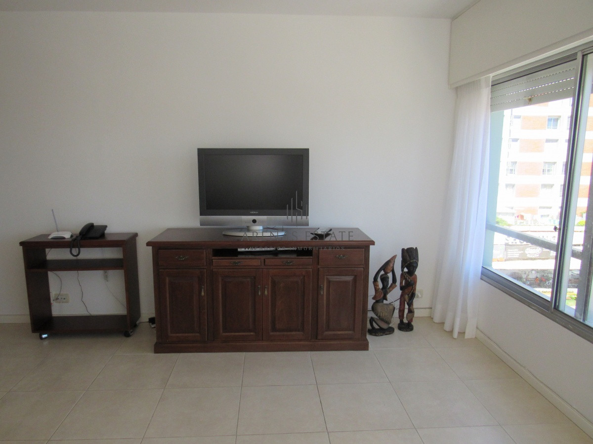 Apartamento ID.4227 - Apartamento en venta  de dos dormitorios en Punta del Este