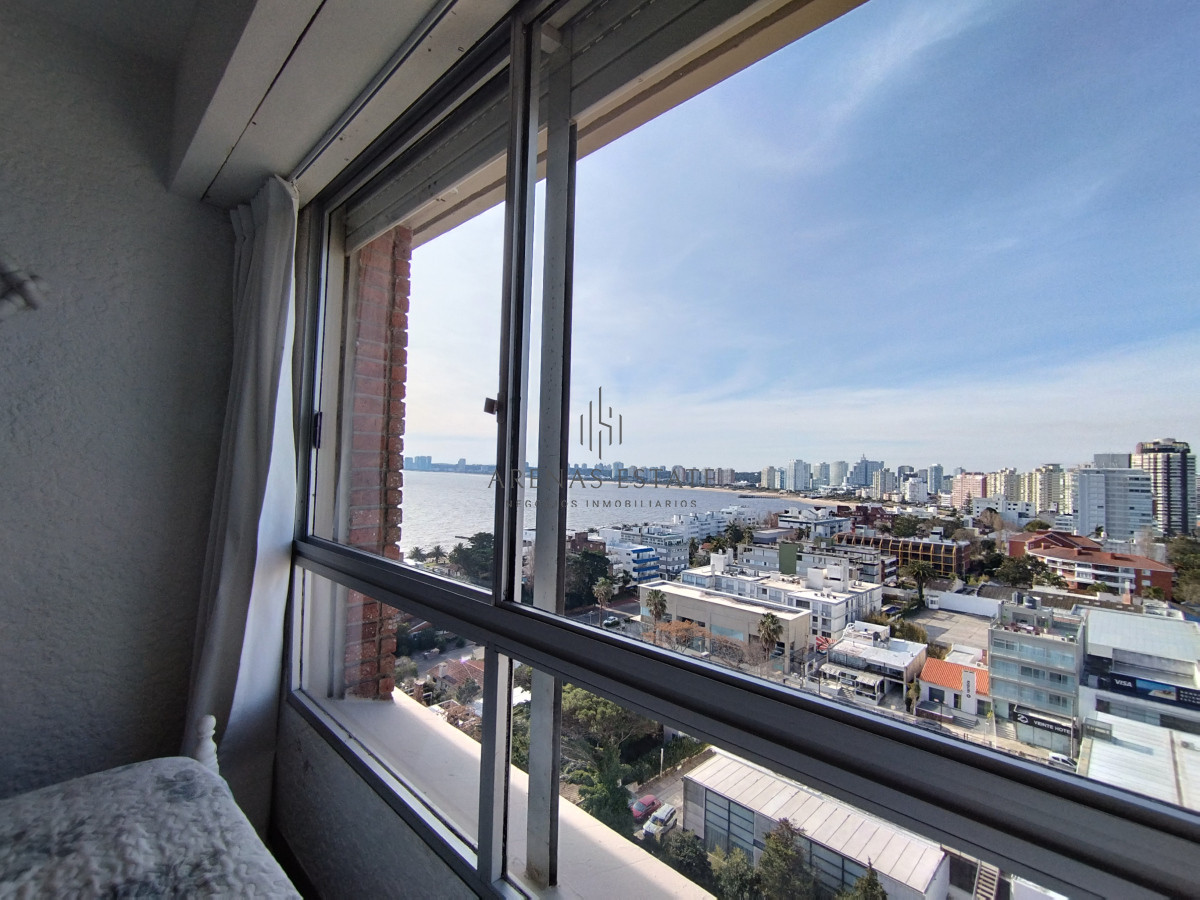 Apartamento ID.4390 - Apartamento de 3 dormitorios en venta y en alquiler en Punta del Este