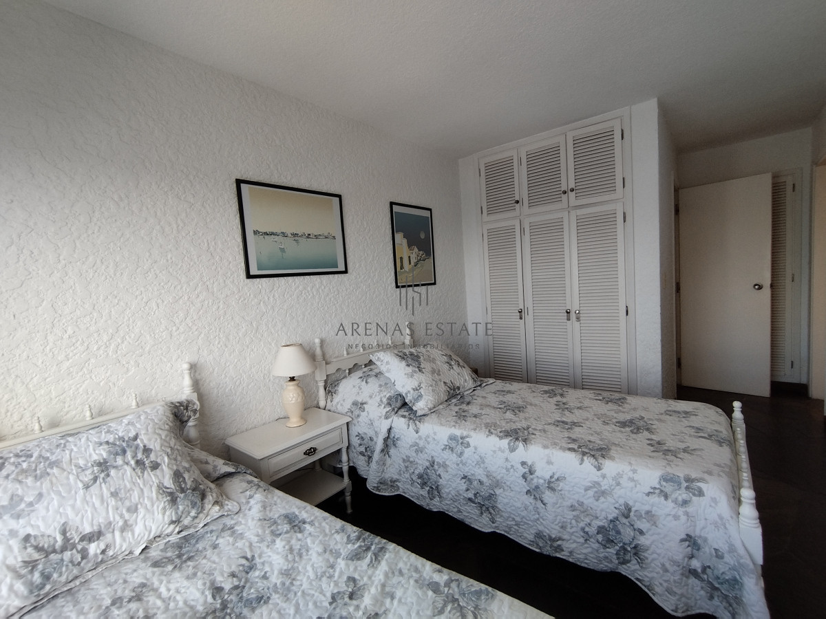 Apartamento ID.4390 - Apartamento de 3 dormitorios en venta y en alquiler en Punta del Este