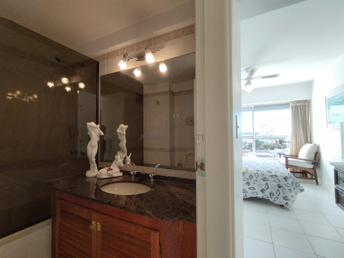 Apartamento ID.3161 - Apartamento de dos dorm. en venta en Punta del Este
