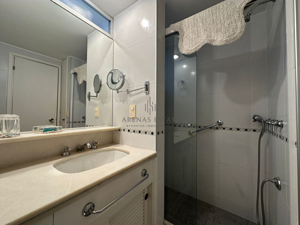 Apartamento ID.3030 - Apartamento en venta y alquiler  frente a playa brava