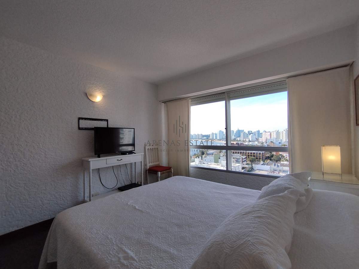 Apartamento ID.4390 - Apartamento de 3 dormitorios en venta y en alquiler en Punta del Este