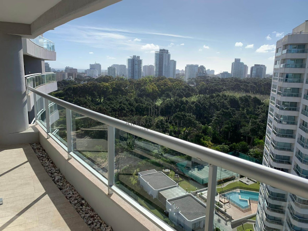 Apartamento ID.2409 - Apto en venta, edifico moderno, excelente servicios, Punta del este.