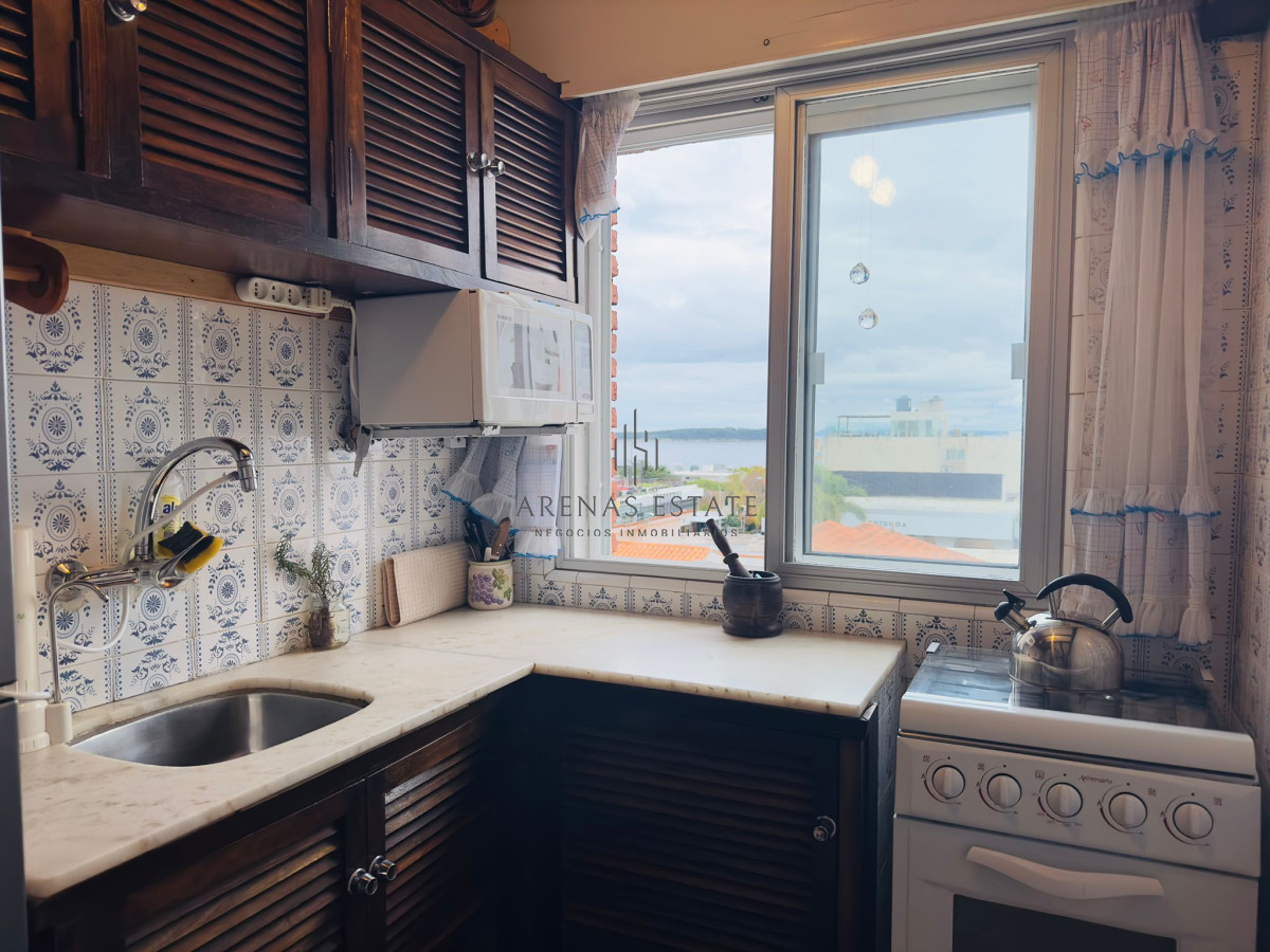 Apartamento ID.2681 - Apartamento en venta de 1 dormitorio y medio en venta en Punta del Este 