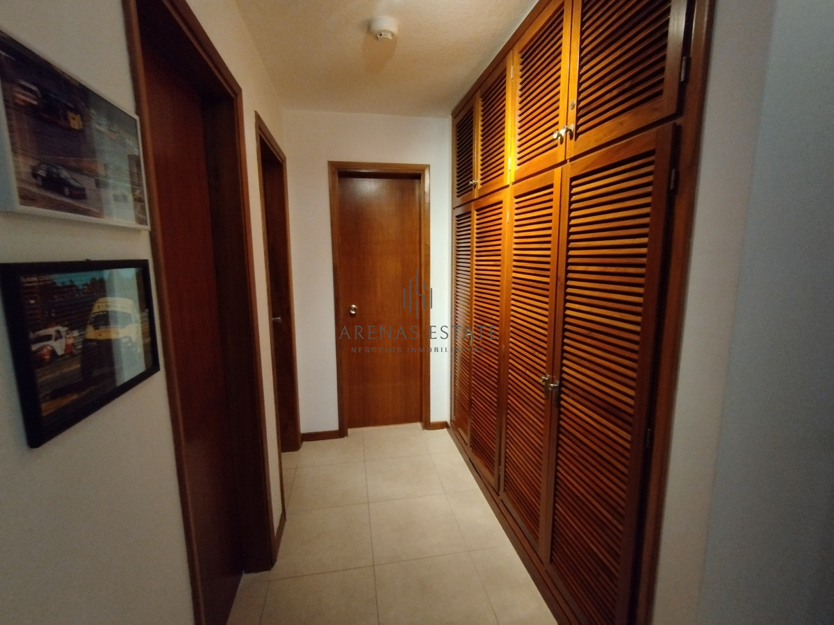 Apartamento ID.4389 - Apartamento en venta frente a playa mansa