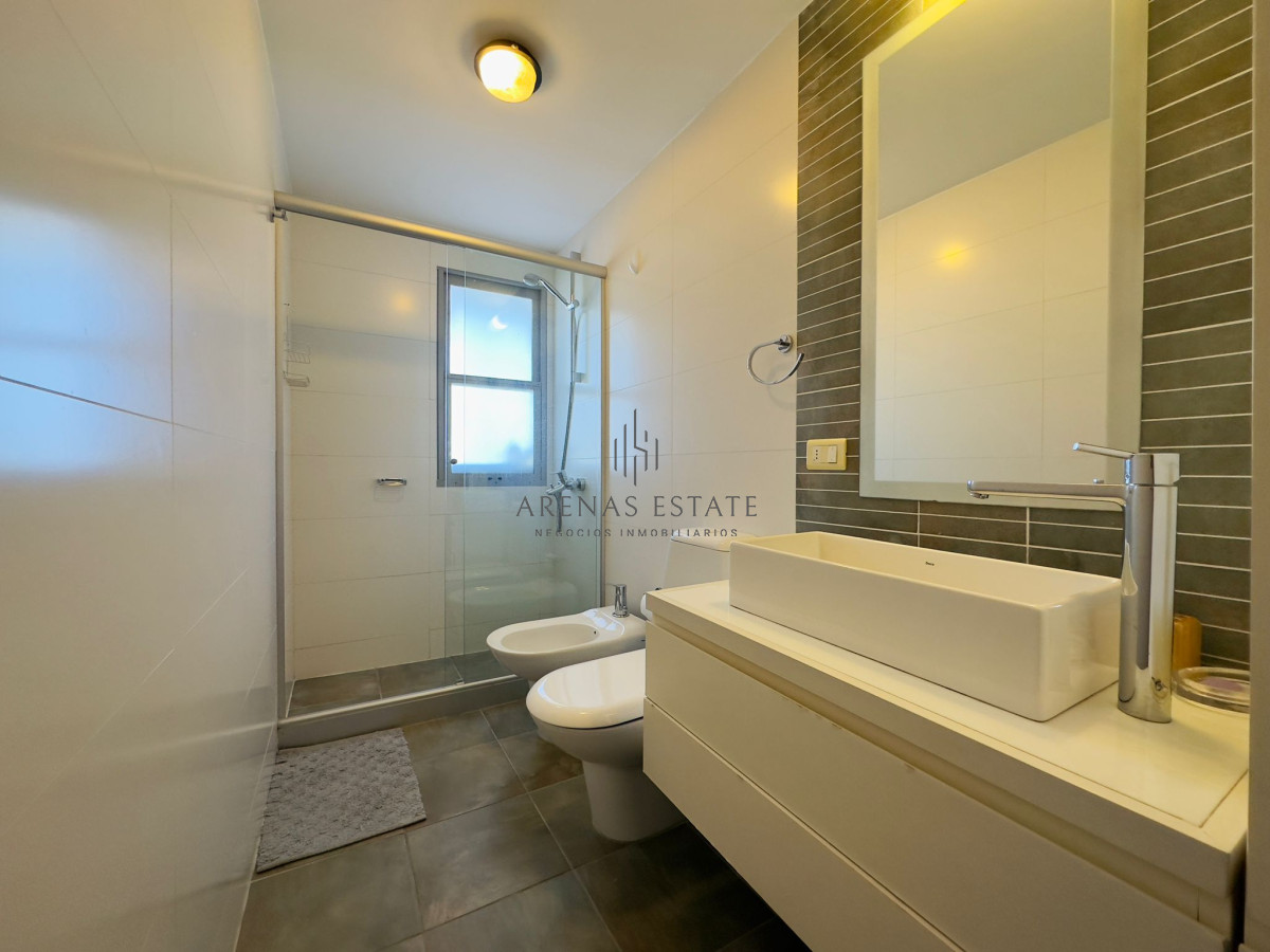 Apartamento ID.3553 - Alquiler y venta de apartamento de 2 dormitorios 2 baños con parrillero propio