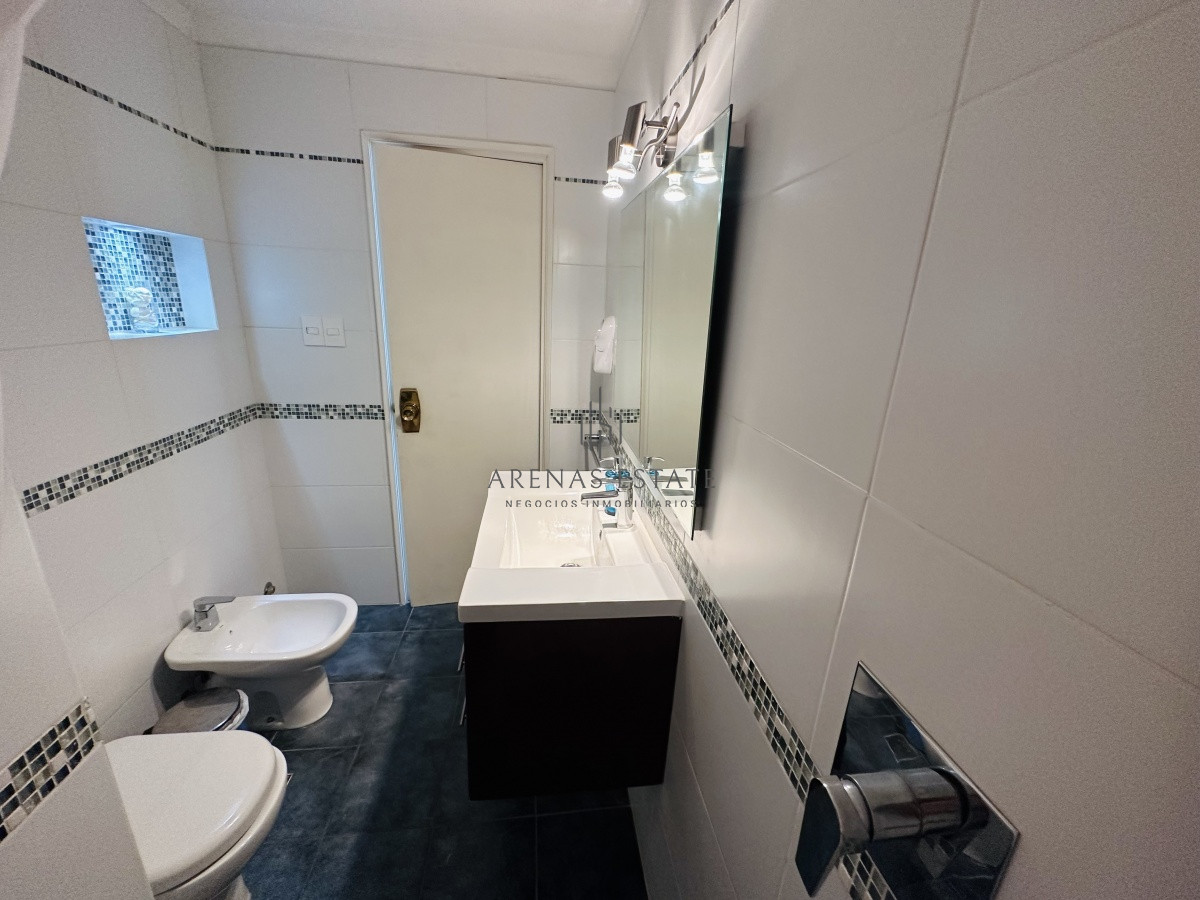 Apartamento ID.4220 - Venta de apartamento de dos dormitorios en Punta del Este