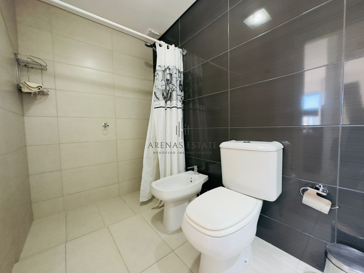 Apartamento ID.4249 - Alquiler y Venta de apartamento de dos dormitorios en Punta del Este