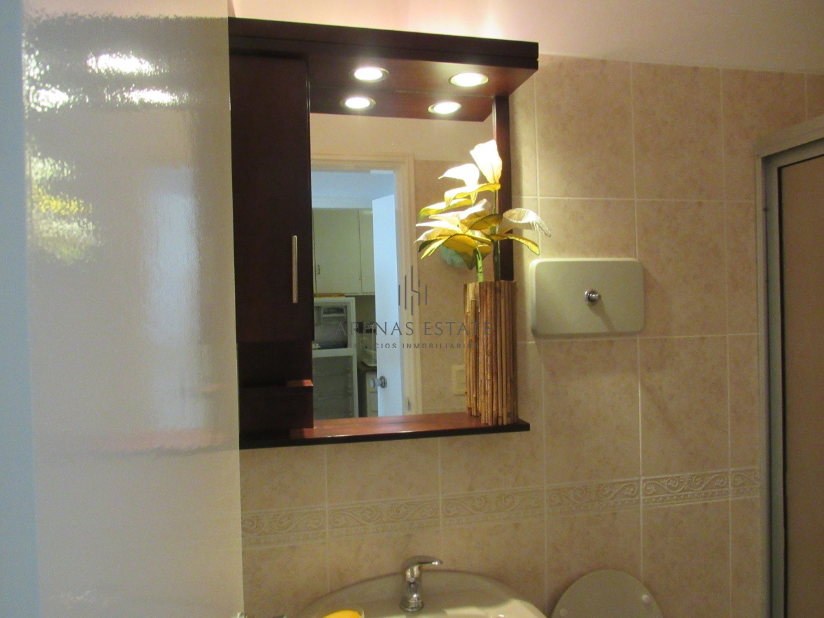 Apartamento ID.4227 - Apartamento en venta  de dos dormitorios en Punta del Este