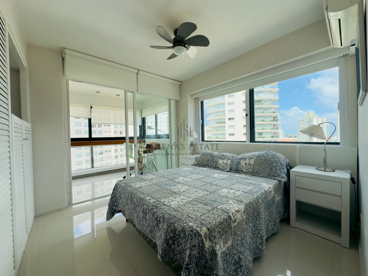 Apartamento ID.4265 - Alquiler y venta de apartamento de 2 dormitorios en Punta del Este.