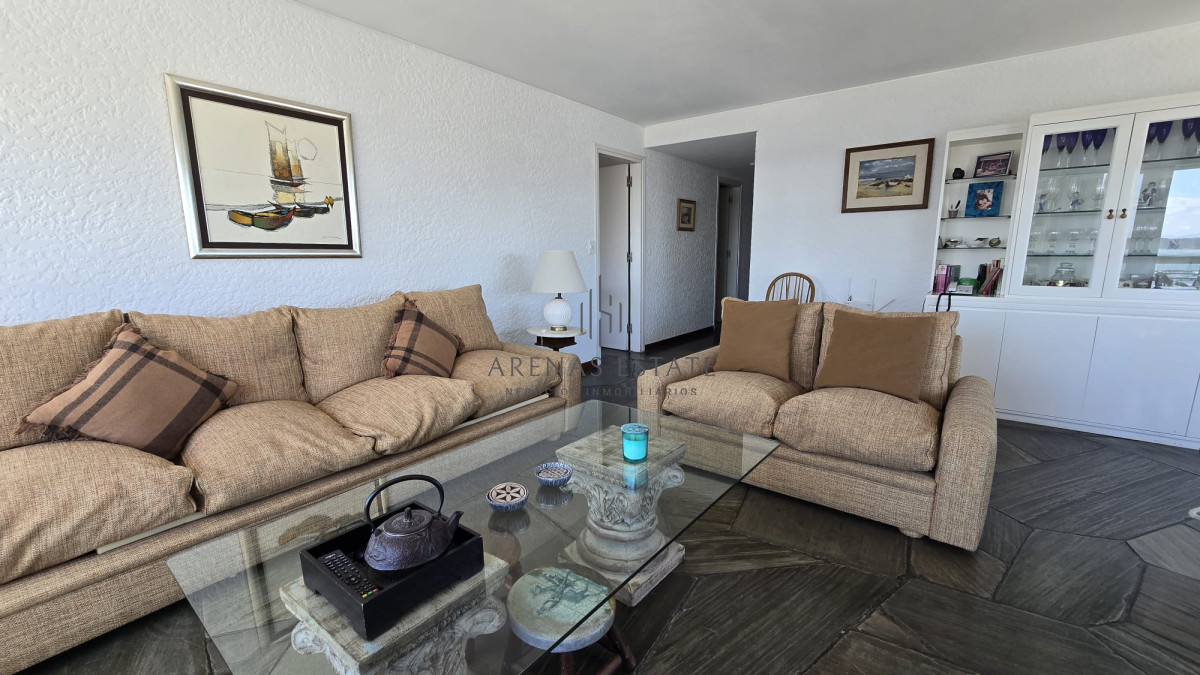 Apartamento ID.3807 - Apartamento en venta de 3 dormitorios en Punta del Este