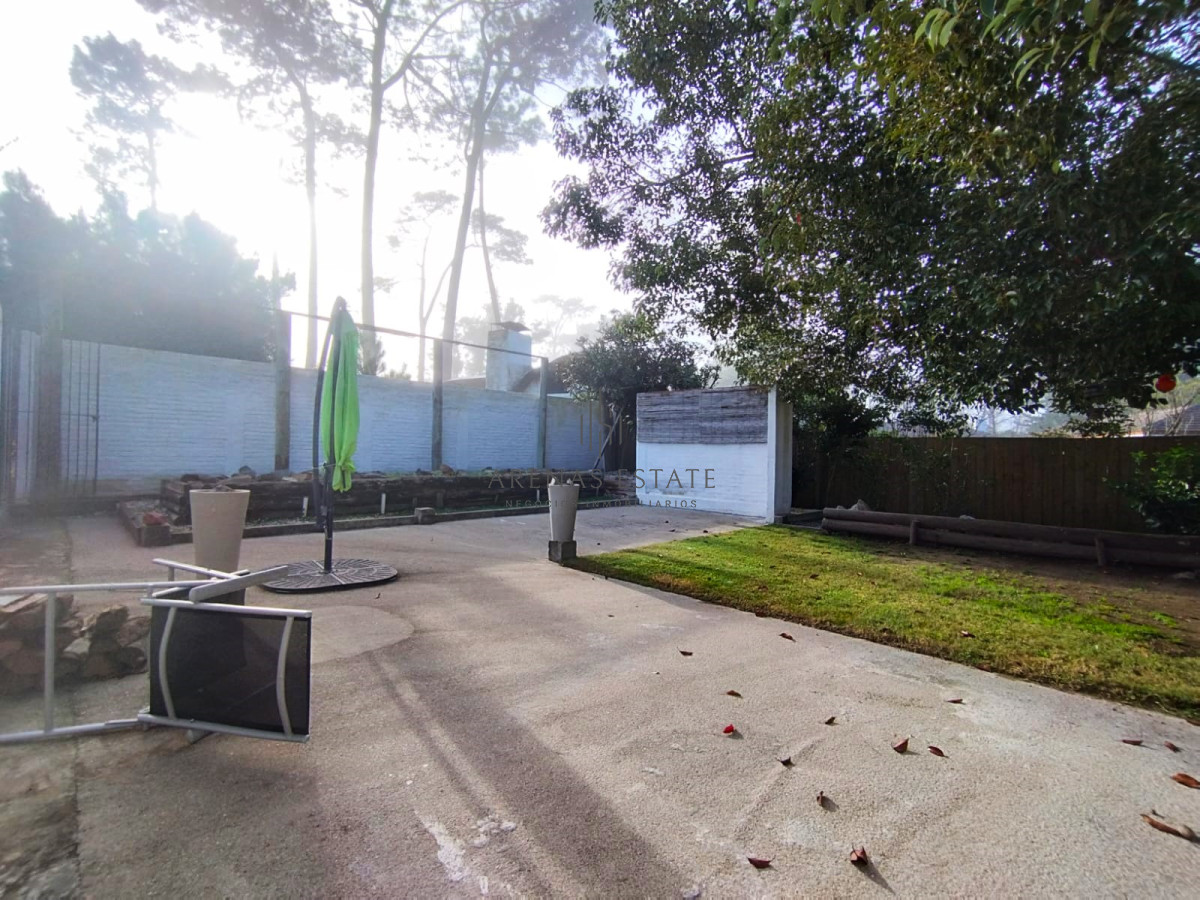 Casa ID.3340 - Casa en venta de 3 dormitorios en venta en Punta del Este