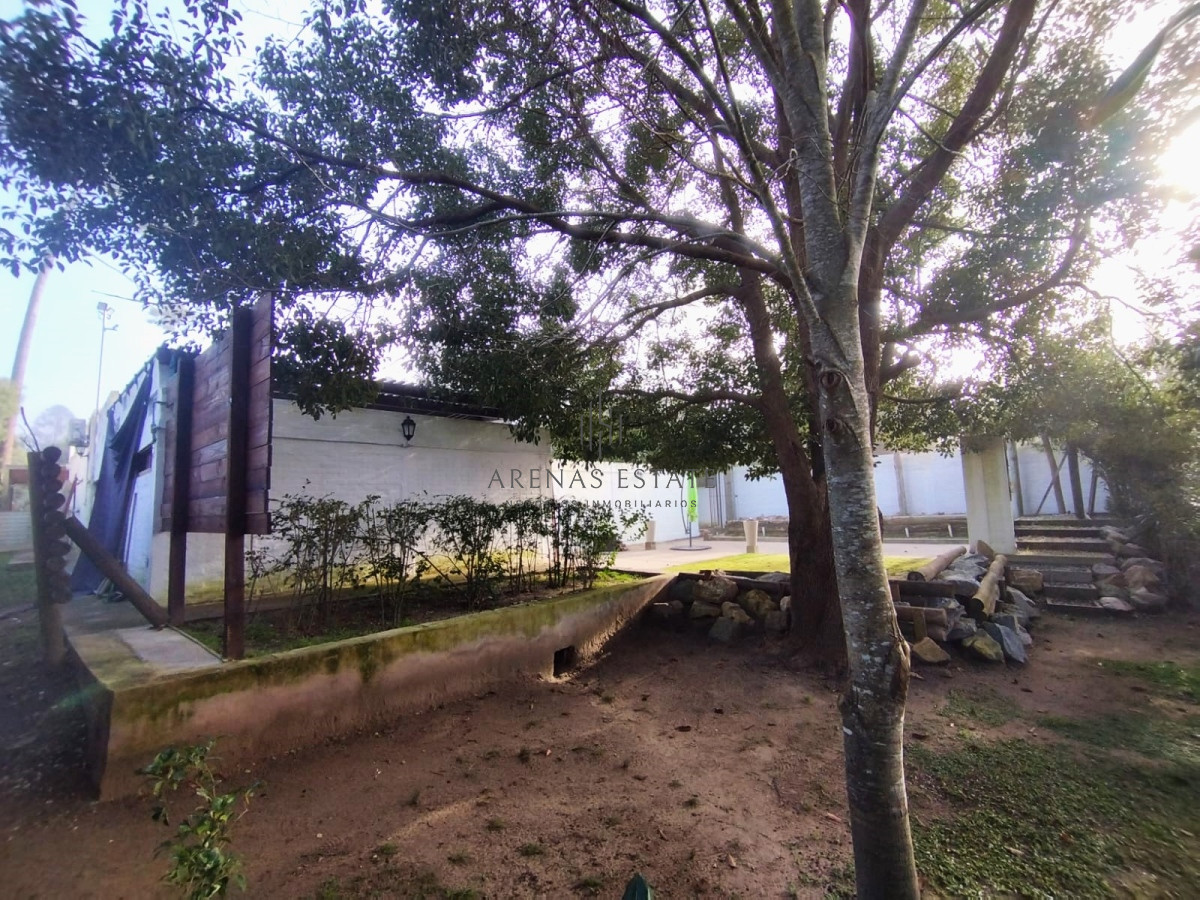 Casa ID.3340 - Casa en venta de 3 dormitorios en venta en Punta del Este