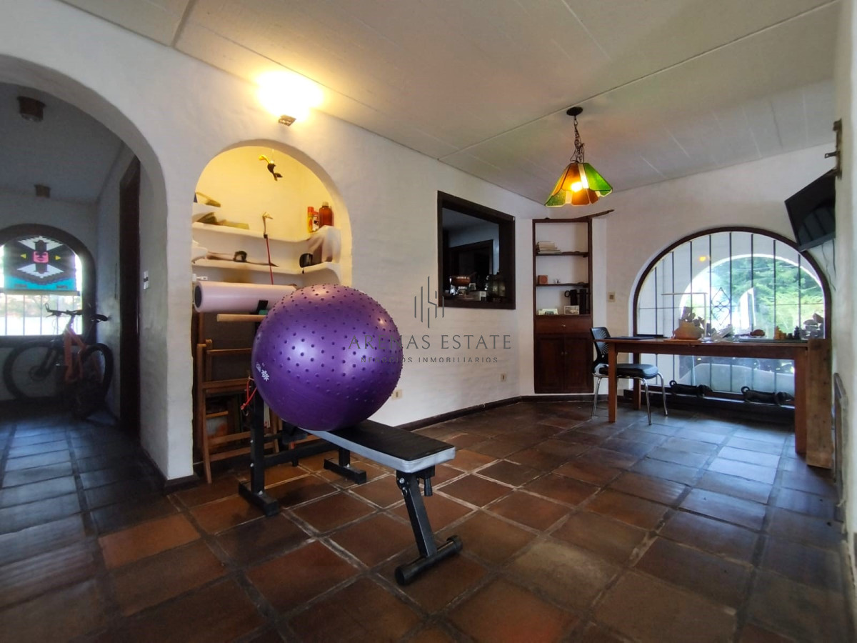 Casa ID.3340 - Casa en venta de 3 dormitorios en venta en Punta del Este