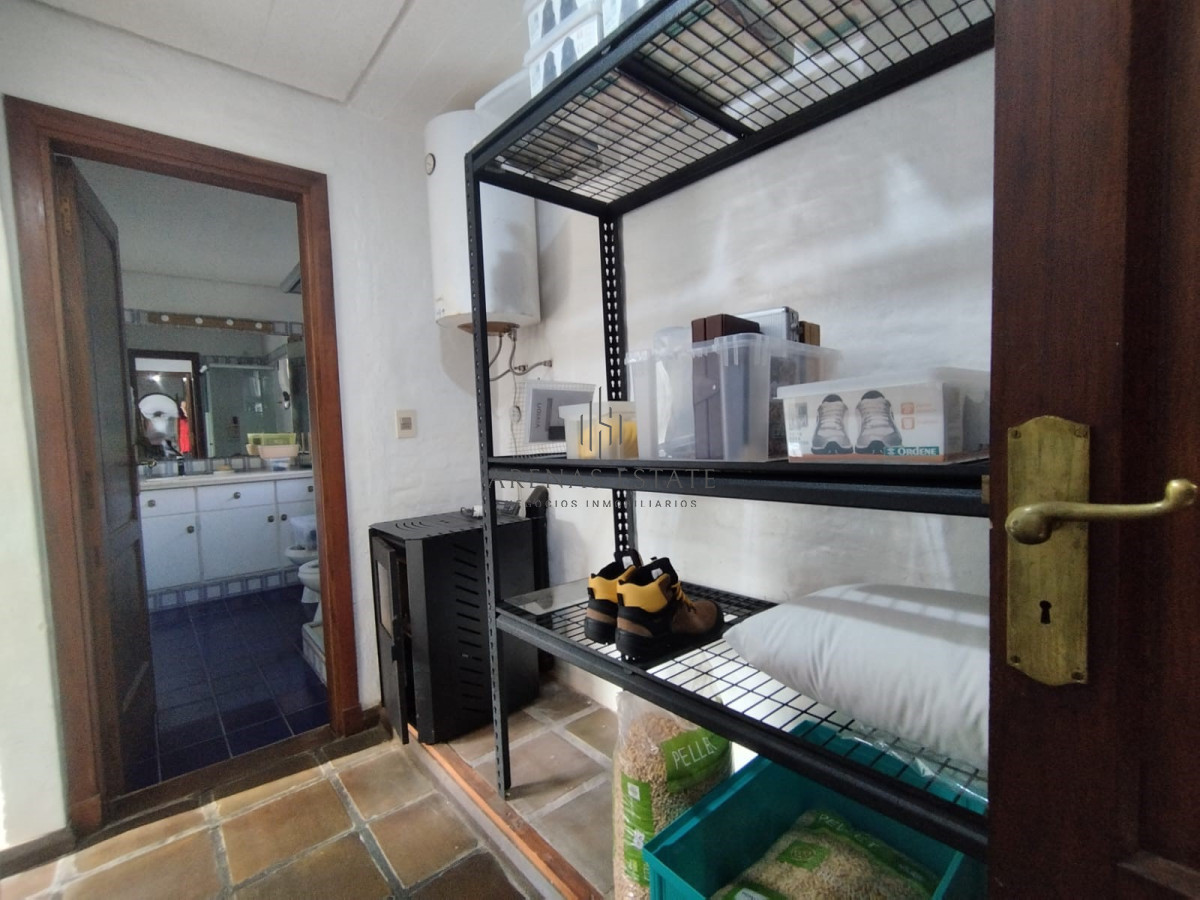 Casa ID.3340 - Casa en venta de 3 dormitorios en venta en Punta del Este