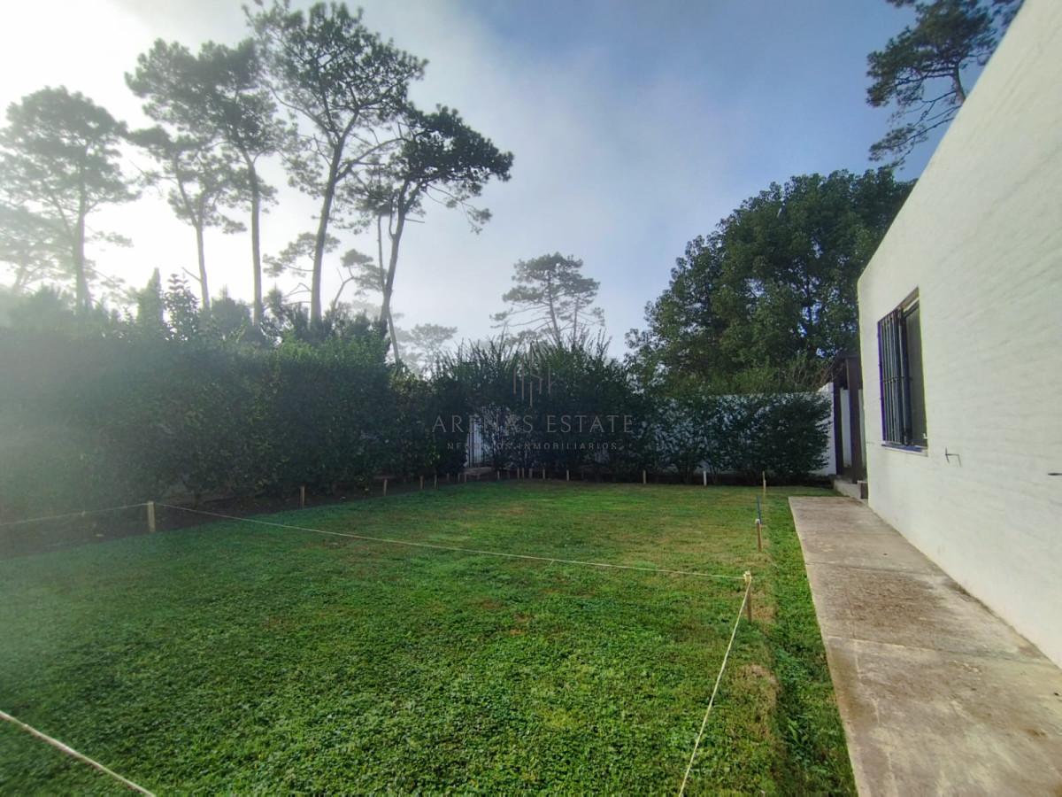 Casa ID.3340 - Casa en venta de 3 dormitorios en venta en Punta del Este
