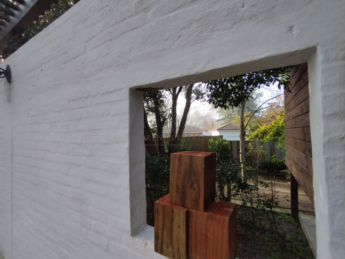 Casa ID.3340 - Casa en venta de 3 dormitorios en venta en Punta del Este