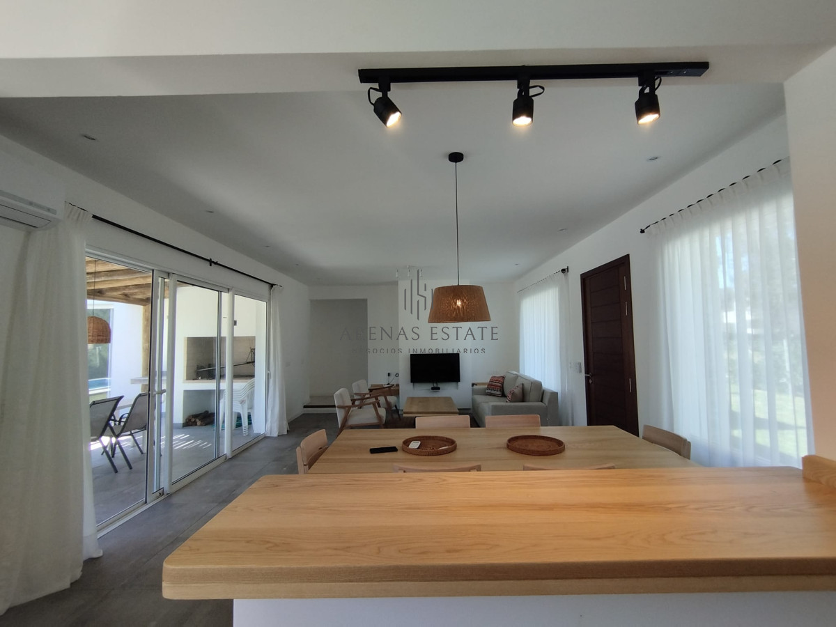 Casa ID.2383 - Venta  de Casa en la barra- Maldonado