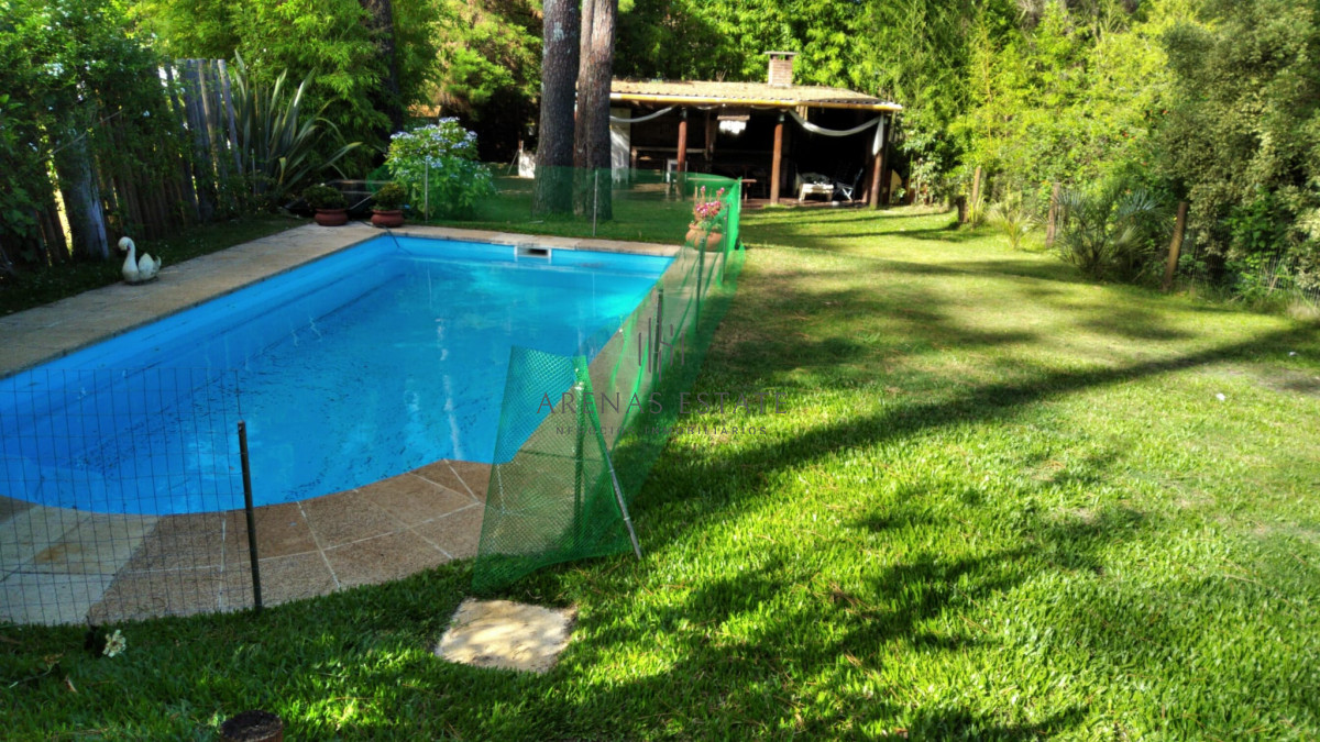 Casa ID.3020 - Casa en venta y alquiler temporal en Punta del Este, Pinares