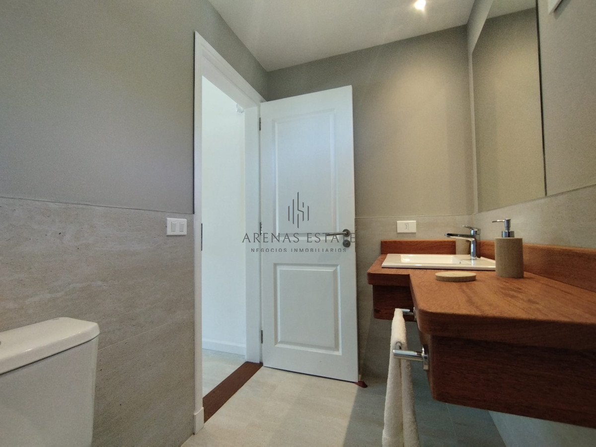 Casa ID.2383 - Venta  de Casa en la barra- Maldonado