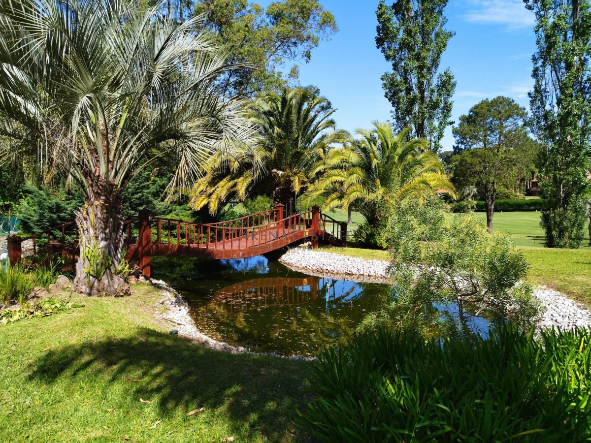 Casa ID.3674 -  Casa en venta de 3 dormitorios en Punta del Este