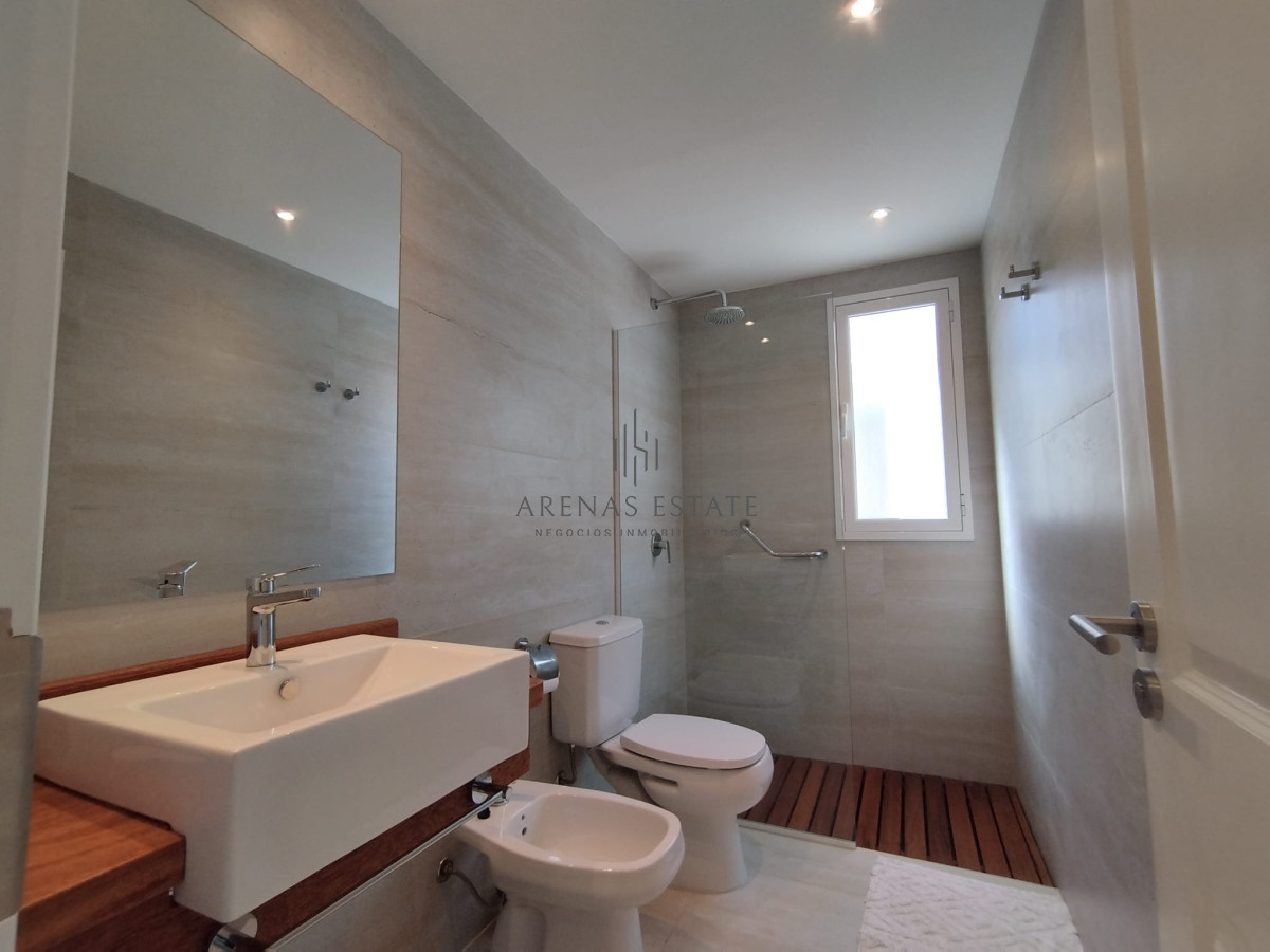 Casa ID.2383 - Venta  de Casa en la barra- Maldonado
