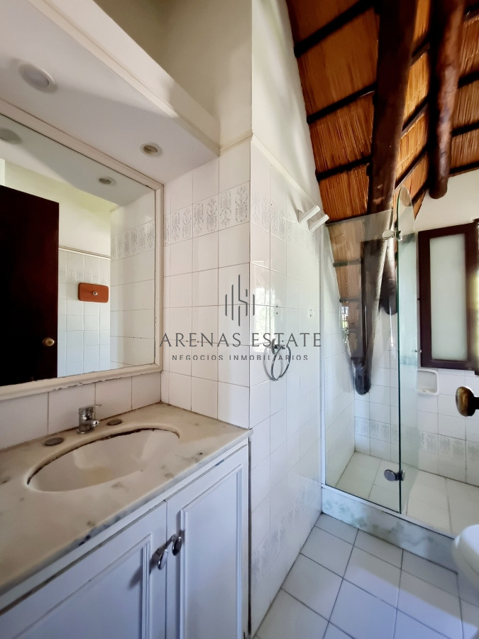 Casa ID.3020 - Casa en venta y alquiler temporal en Punta del Este, Pinares