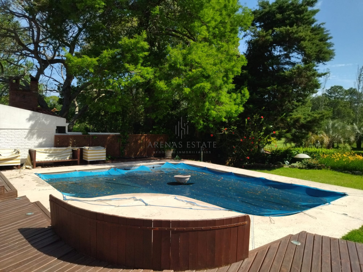 Casa ID.3674 -  Casa en venta de 3 dormitorios en Punta del Este