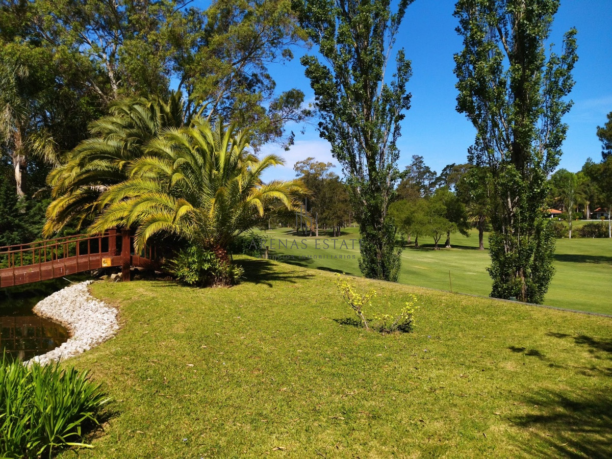 Casa ID.3674 -  Casa en venta de 3 dormitorios en Punta del Este