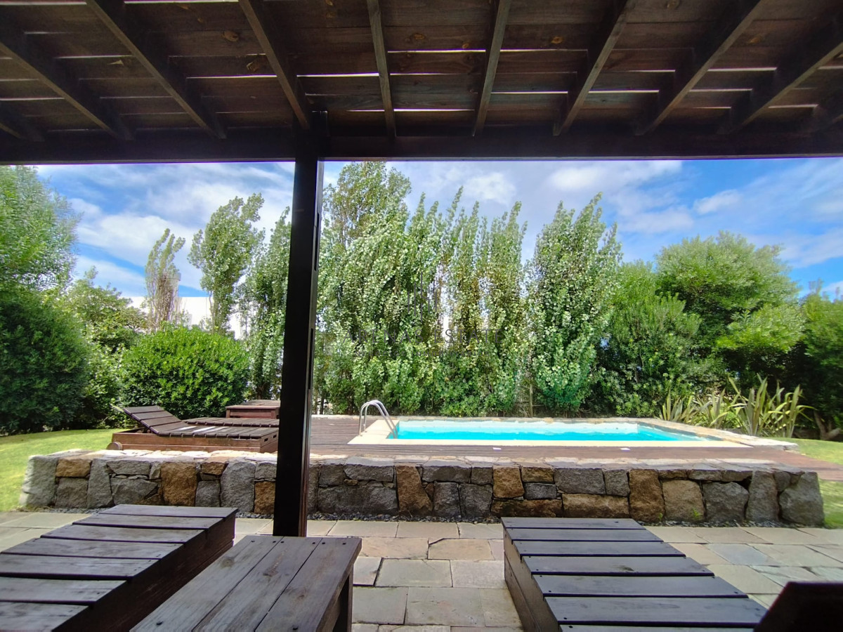 Casa ID.3091 - Casa en Venta, Manantiales, Maldonado.