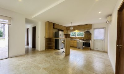 Casa en VENTA, barrio privado, 5 dormitorios, 2 suite.