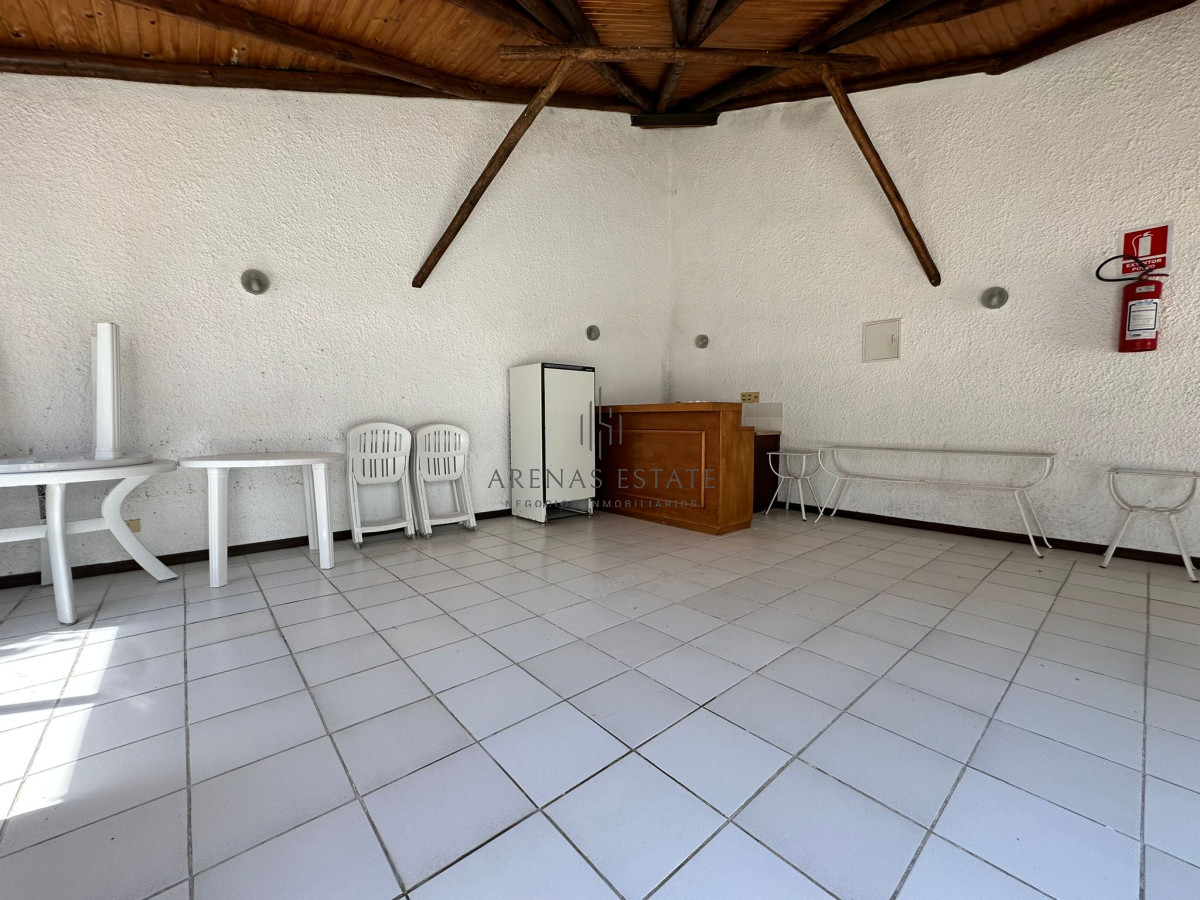 Apartamento ID.3389 - Apartamento de dos dormitorios en venta en Punta del Este.-