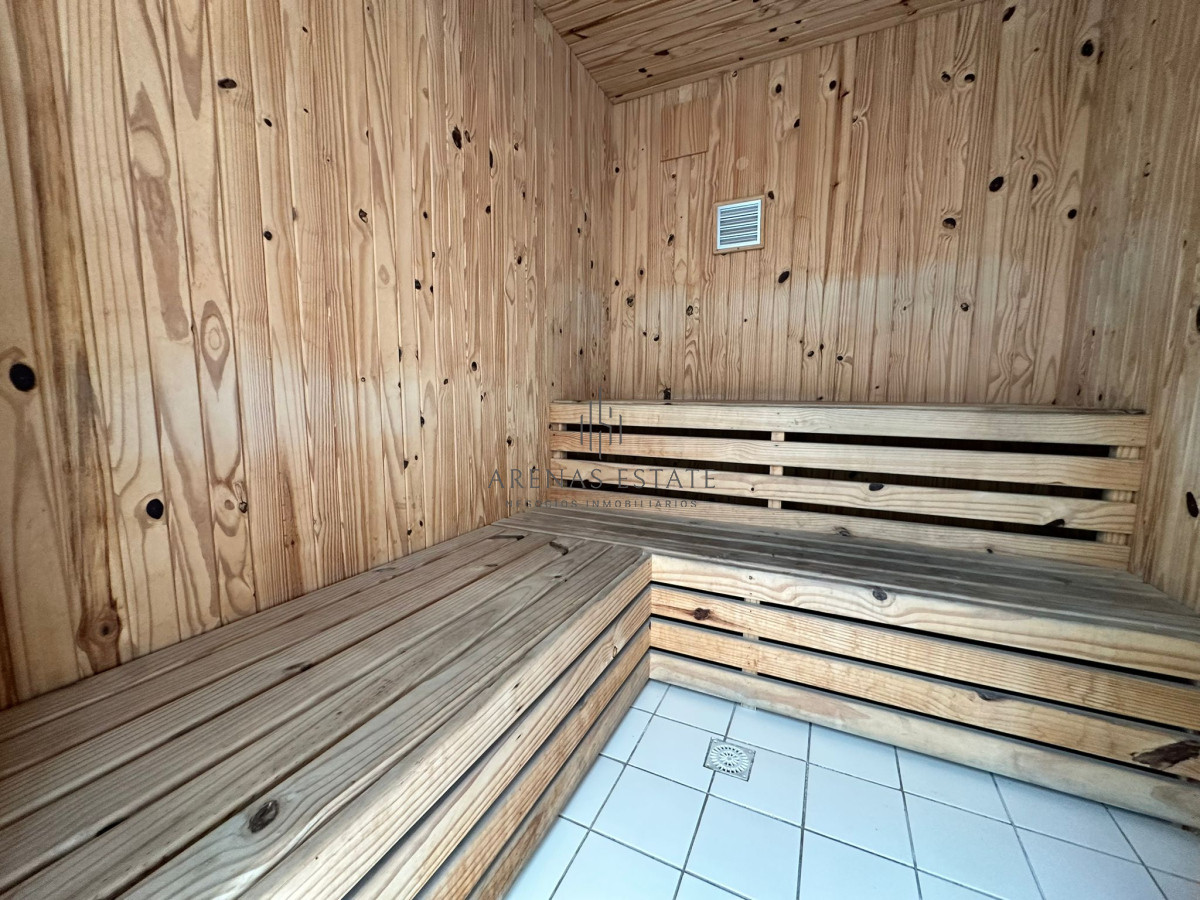 Apartamento ID.3389 - Apartamento de dos dormitorios en venta en Punta del Este.-