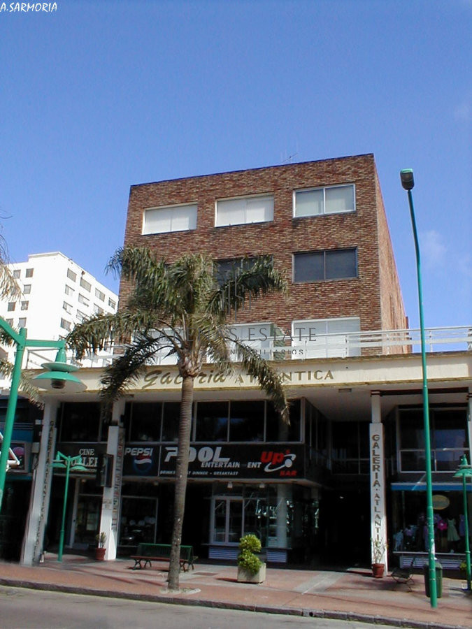Apartamento ID.2681 - Apartamento en venta de 1 dormitorio y medio en venta en Punta del Este 