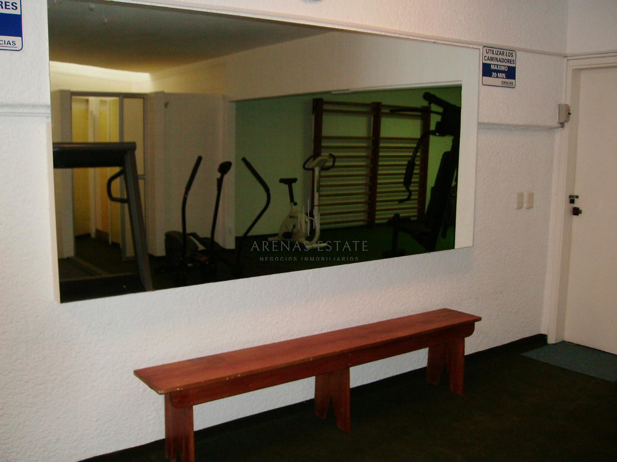 Apartamento ID.4265 - Alquiler y venta de apartamento de 2 dormitorios en Punta del Este.