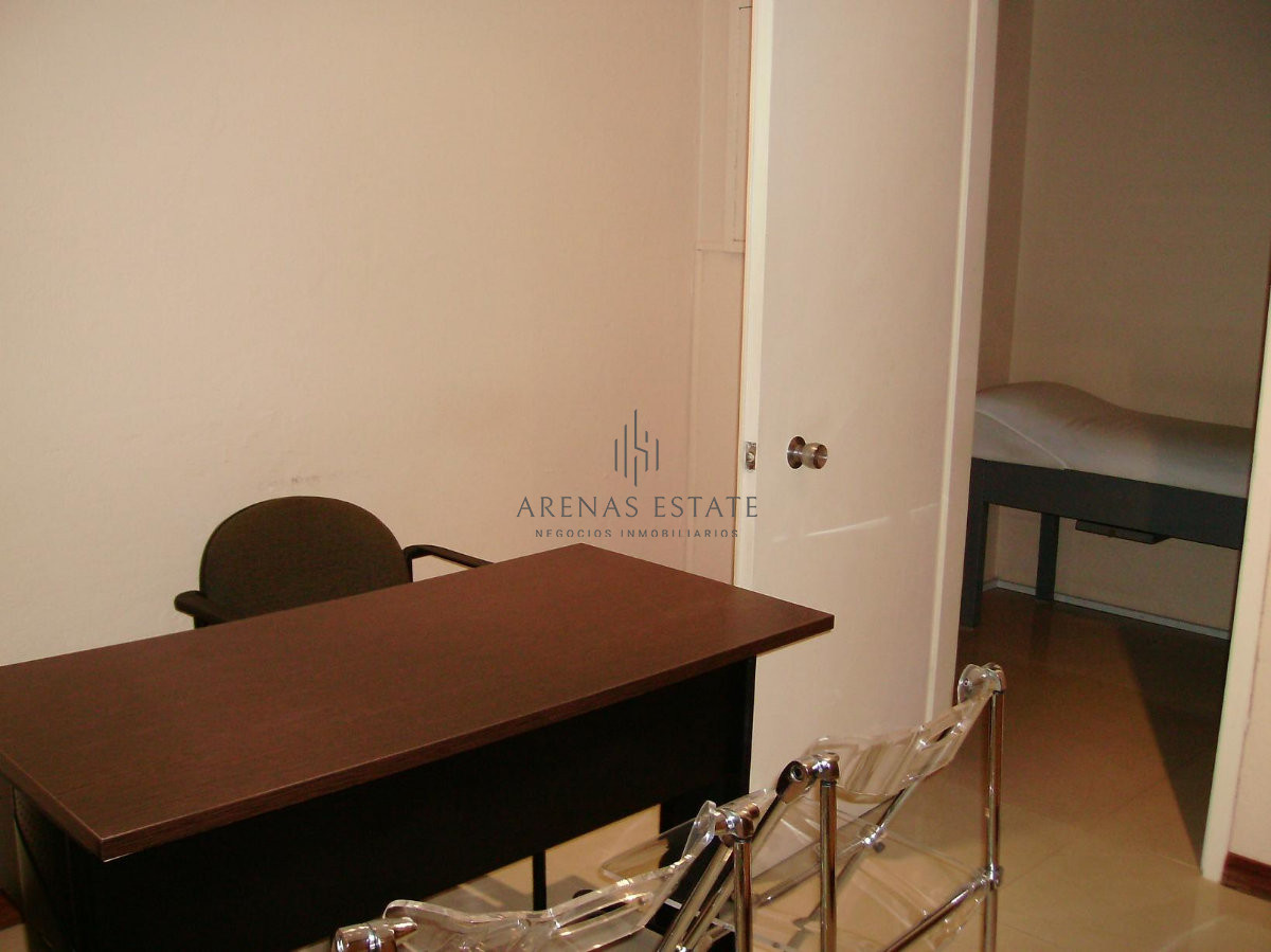 Apartamento ID.4265 - Alquiler y venta de apartamento de 2 dormitorios en Punta del Este.