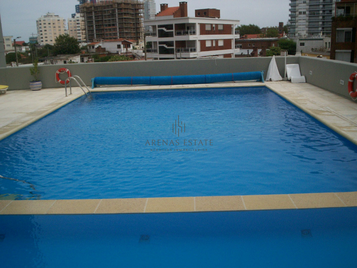 Apartamento ID.3030 - Apartamento en venta y alquiler  frente a playa brava