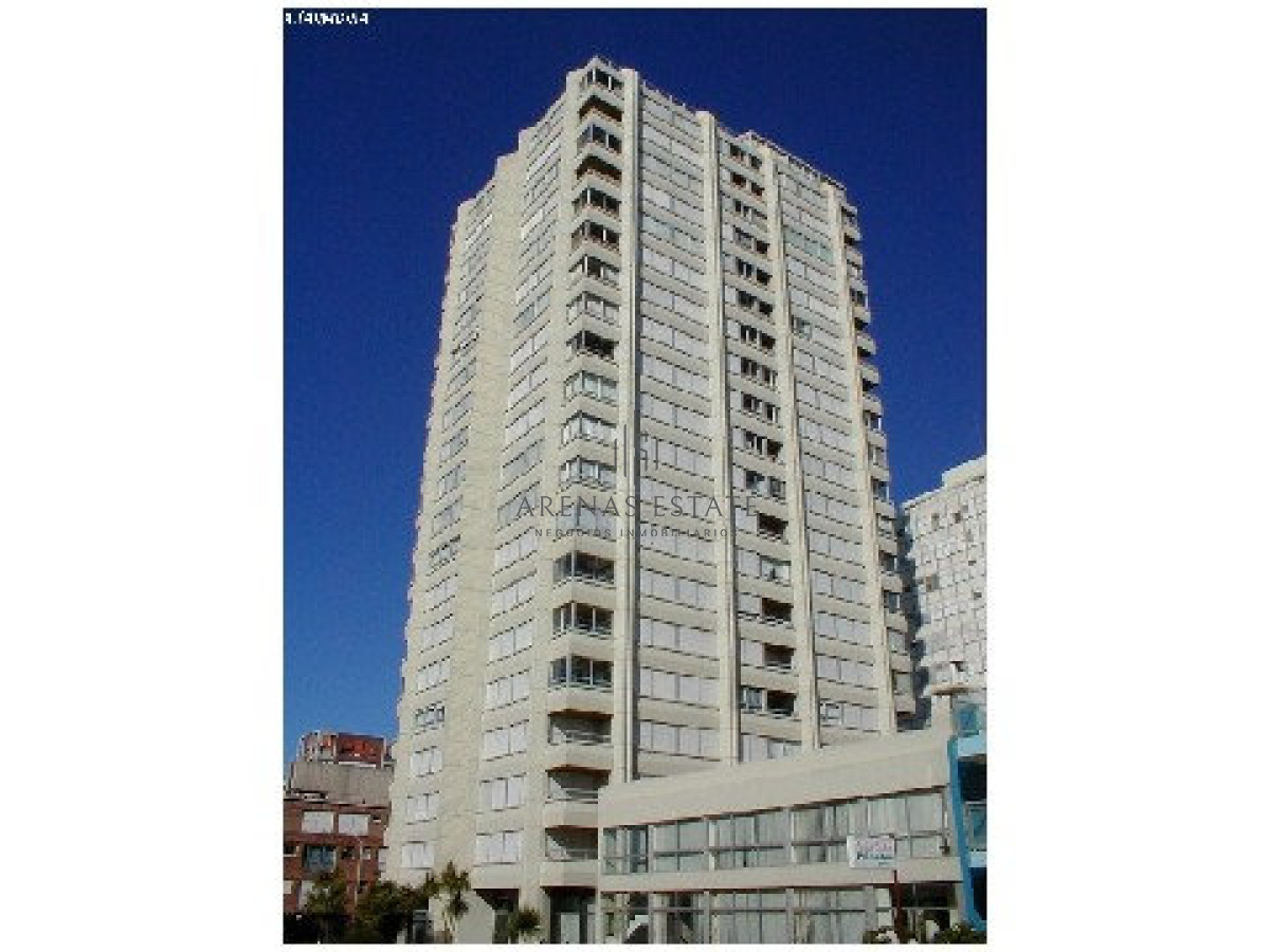 Apartamento ID.2338 - Apartamento en venta de 3 d y dep en Punta del Este