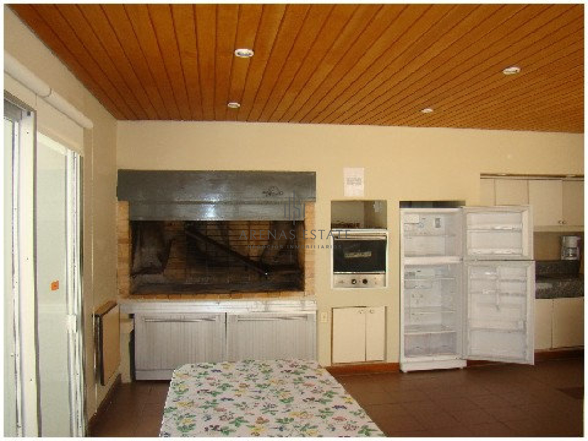 Apartamento ID.2338 - Apartamento en venta de 3 d y dep en Punta del Este