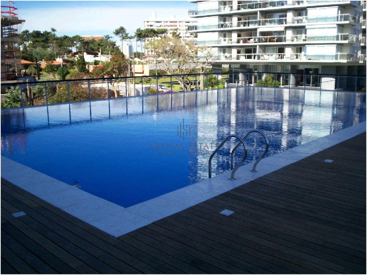 Apartamento ID.3193 - Venta apartamento de 2 dor con parrillero, balcón en Puta del Este