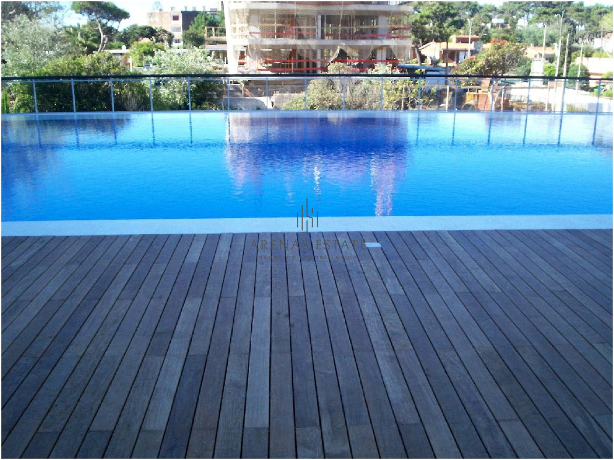 Apartamento ID.3193 - Venta apartamento de 2 dor con parrillero, balcón en Puta del Este